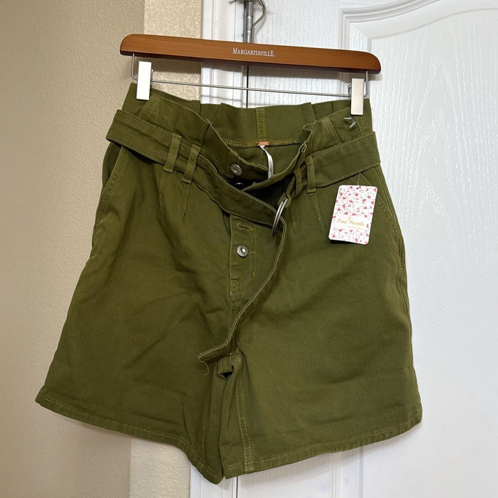 Free people 🌹🌹Olive Green Belted Women's Shorts - Picture 3 of 17